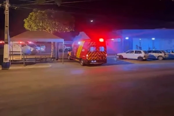 Caminhão de dupla sertaneja atinge público e deixa feridos