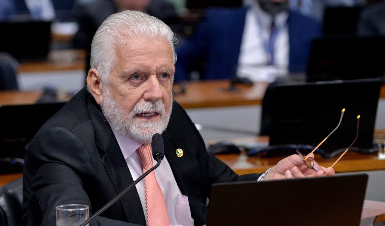 Wagner confirma candidatura ao Senado e define prazo para chapa de 2026 na Bahia