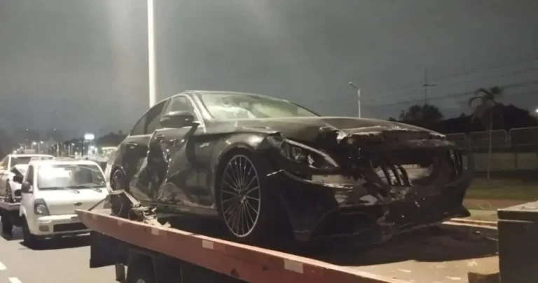 Filho de prefeito se acidenta com carro de luxo