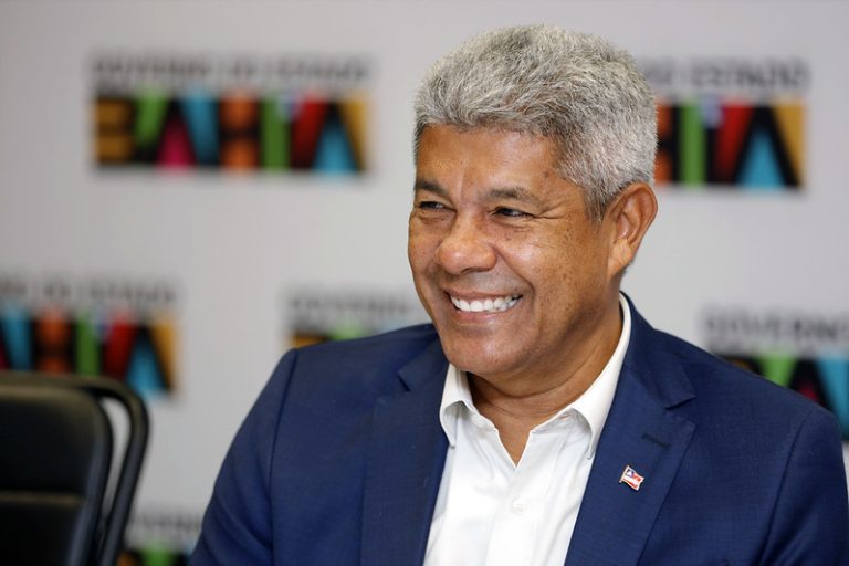 Governo antecipa pagamento e feriado pelo Dia do Servidor