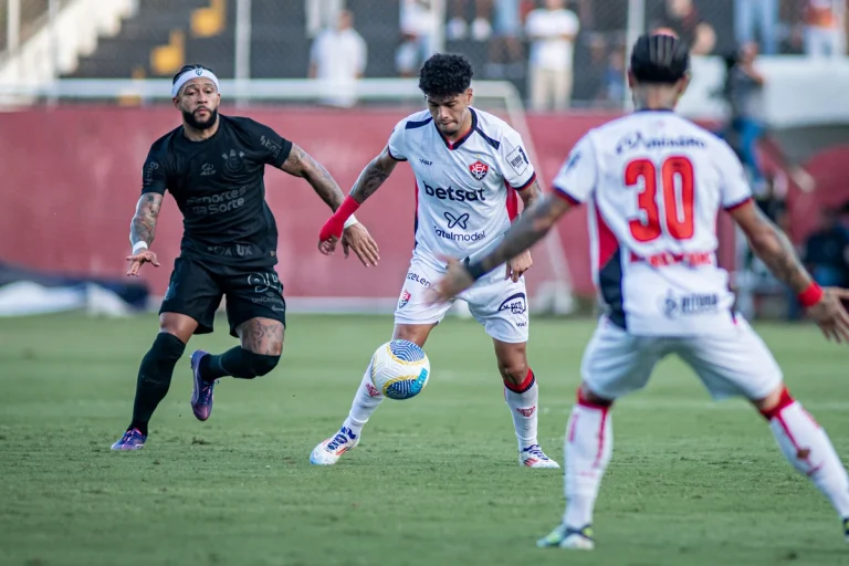 Vitória perde titular para jogo contra o Corinthians no Barradão