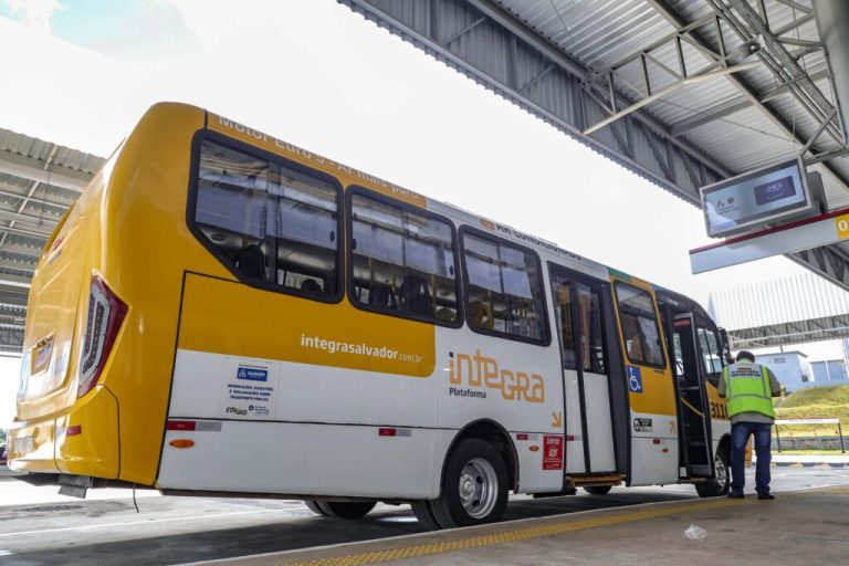 Pagamento do 13º é confirmado e paralisação dos rodoviários em Salvador é descartada