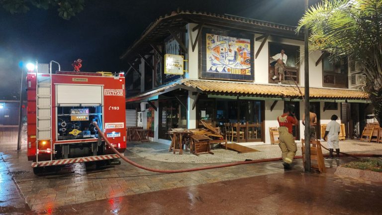 Criança de 3 anos morre durante incêndio em restaurante na Praia do Forte