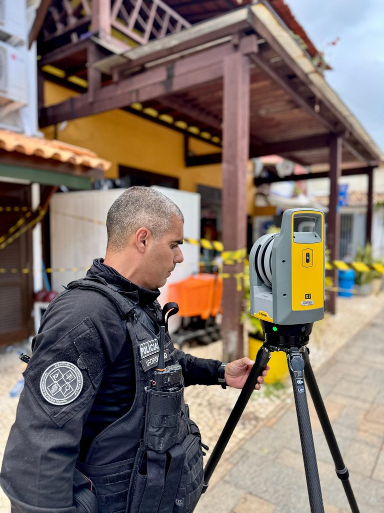 Peritos usam scanner 3D em nova etapa da perícia de incêndio em Praia do Forte