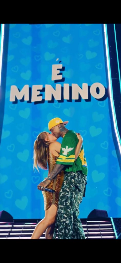 Grávida, Lore Improta e Léo Santana fazem chá revelação durante gravação em Salvador; veja vídeo