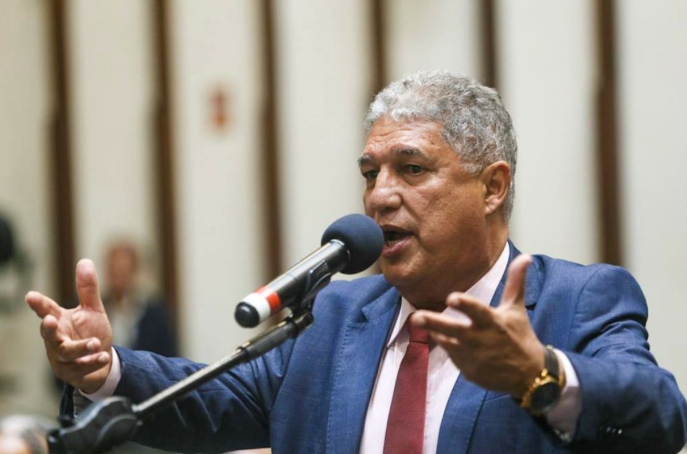 Deputado Rosemberg Pinto se envolve em acidente grave na BR-101 em Teolândia