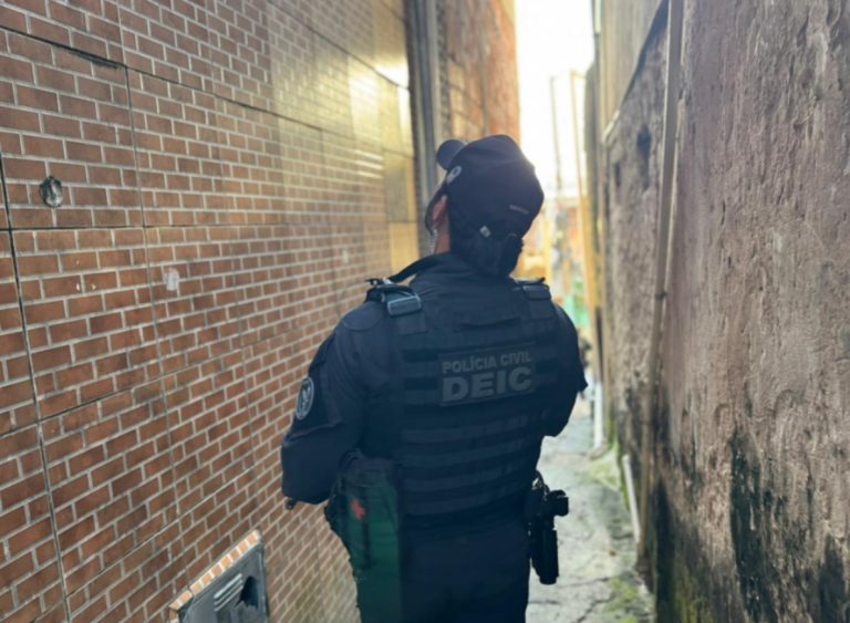 Turista é furtado por homem após almoço no Porto da Barra