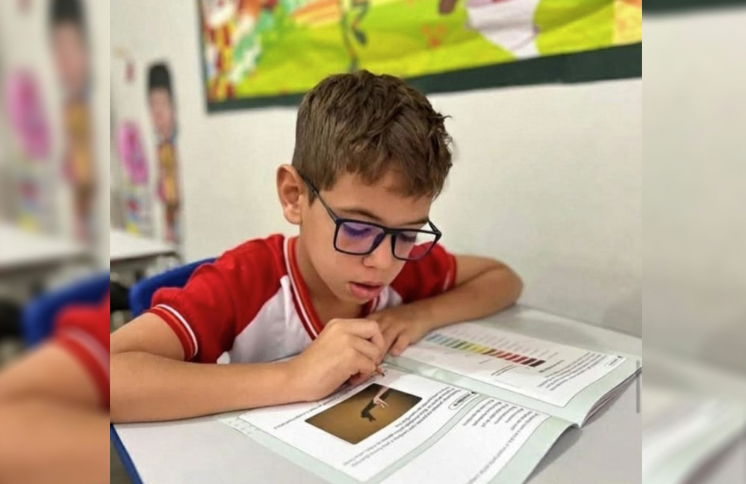 Menino de 9 anos morre após choque elétrico em praça pública no interior da Bahia