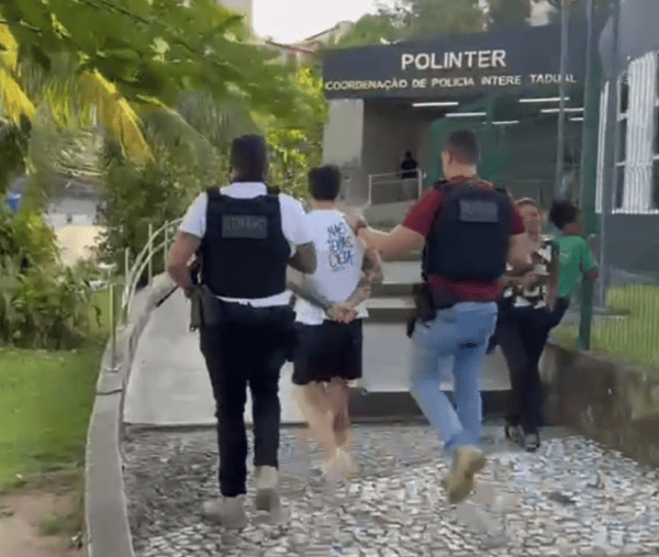 Homem ligado ao envio de oito toneladas de cocaína é preso em mansão em Lauro de Freitas