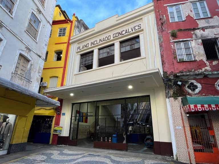 Plano Inclinado Gonçalves volta a funcionar após requalificação em Salvador