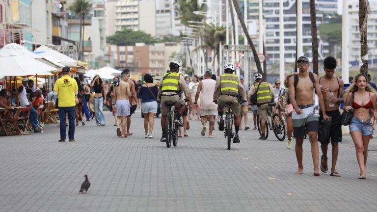 Policiamento ciclístico reforça segurança durante a Operação Verão na Bahia