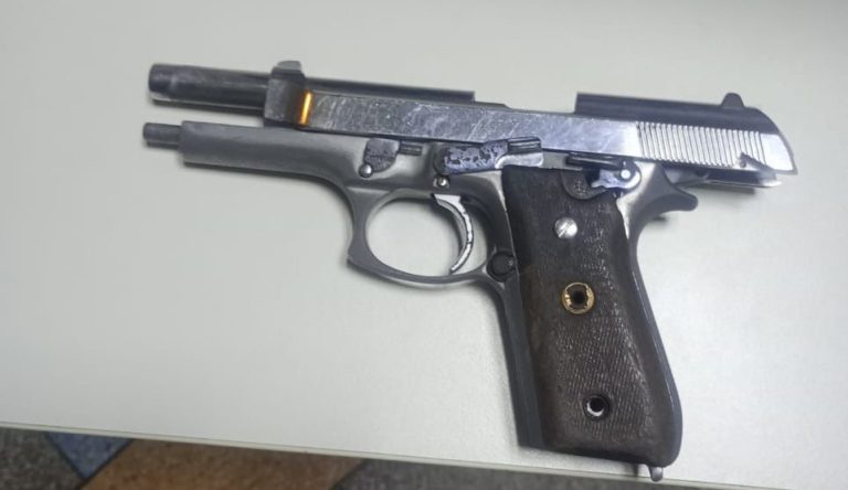 Polícia liberta reféns, prende três suspeitos e apreende arma em Tancredo Neves