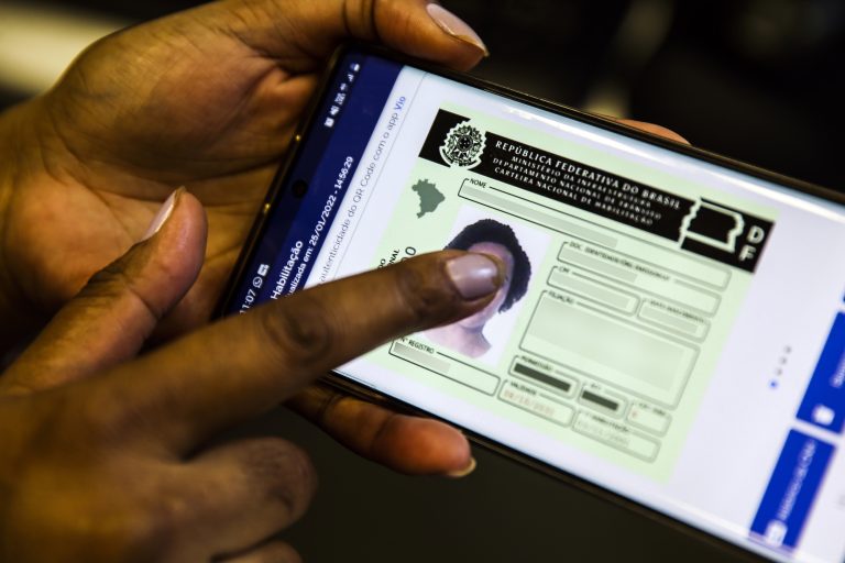 Contran aprova mudanças na CNH e libera preparação sem aulas obrigatórias em autoescola; entenda