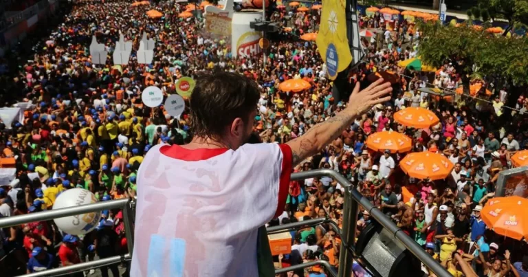 Saulo faz show gratuito no Jardim dos Namorados neste domingo