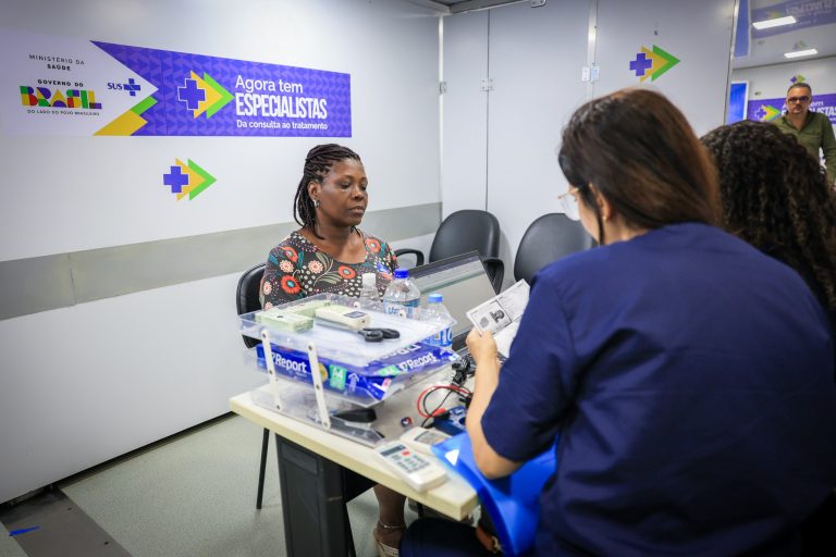 Bahia reforça rede do SUS com quatro carretas de atendimento especializado