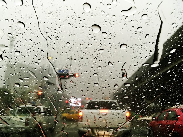 Inmet emite alerta de chuvas intensas para 97 cidades da Bahia