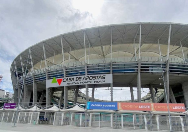 Torcedor chileno é preso em flagrante por gestos racistas contra jogadores do Bahia