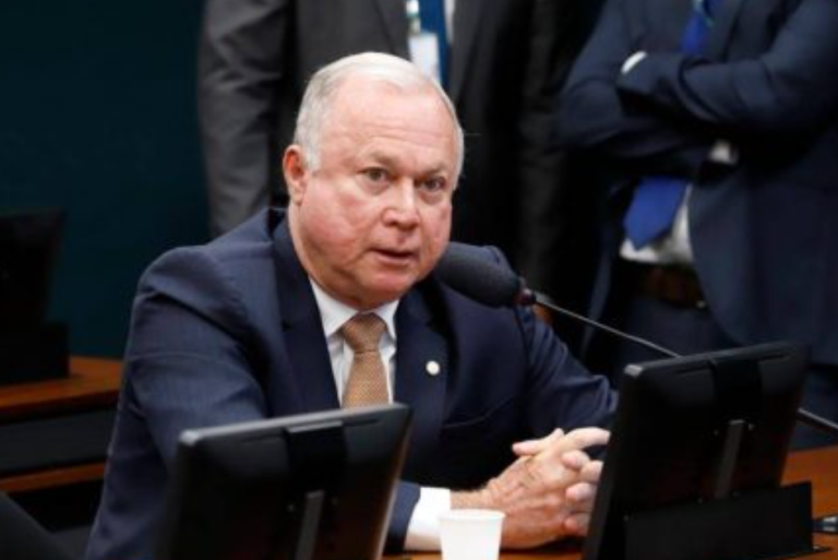 Deputado baiano é escolhido como relator da PEC que propõe fim da jornada 6×1