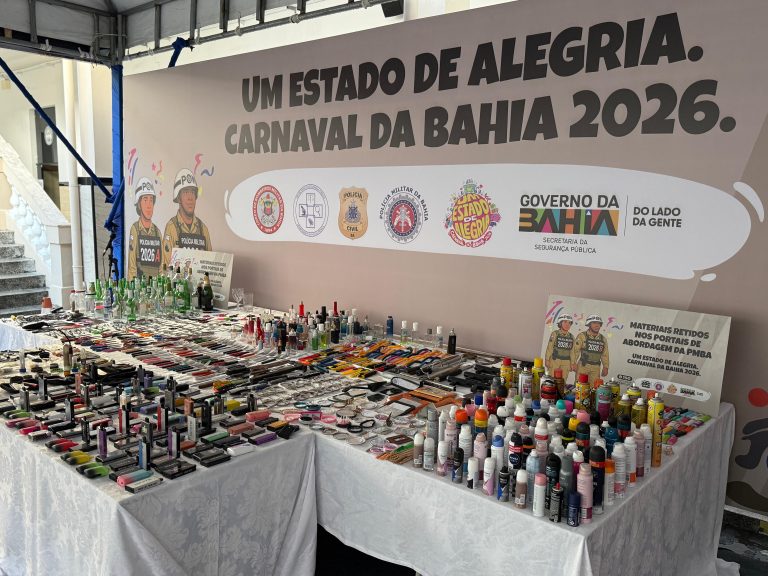 PM retém quase 7 mil objetos proibidos nos portais do Carnaval de Salvador