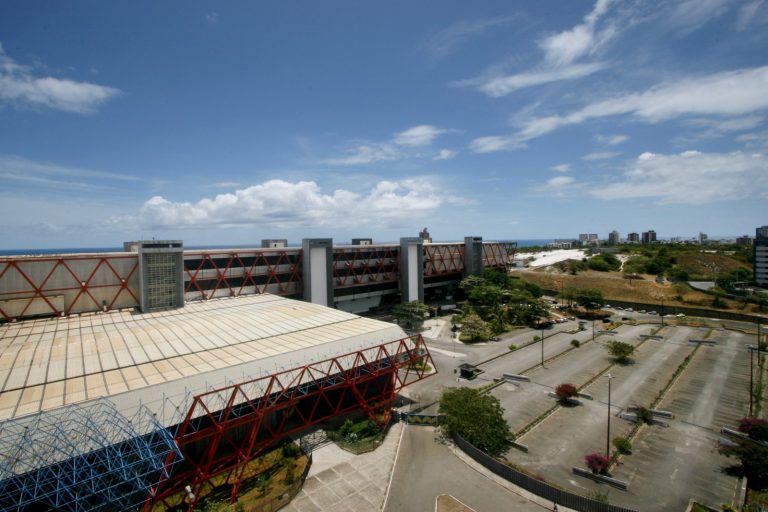 Governo publica edital para leiloar antigo Centro de Convenções da Bahia