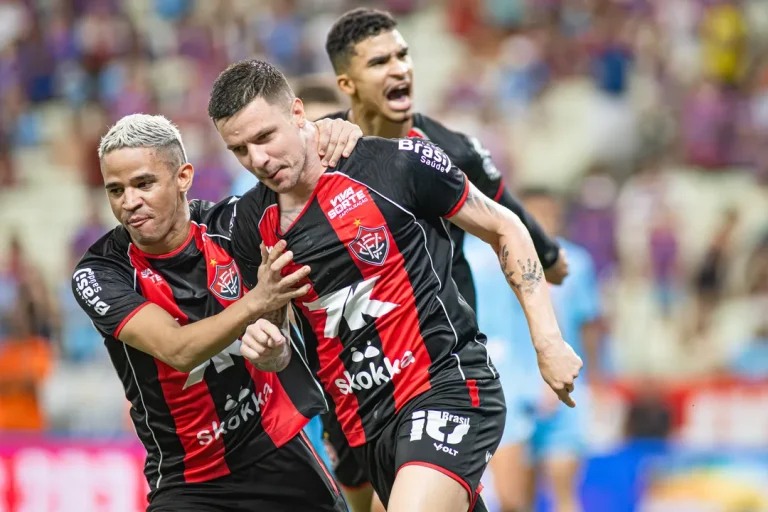 Vitória vira sobre o Fortaleza e abre vantagem na final da Copa do Nordeste