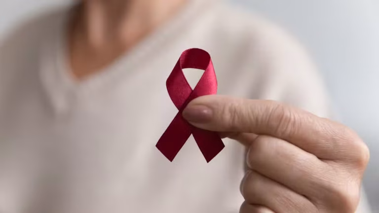 Mundo registra menor número de infecções e mortes por HIV, mas ONU faz alerta