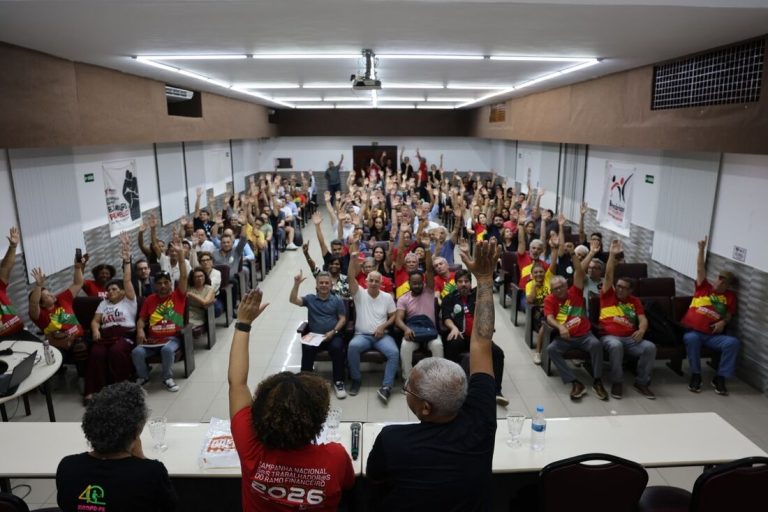 Bancários aprovam paralisação nacional de 24 horas para esta quinta-feira (20)