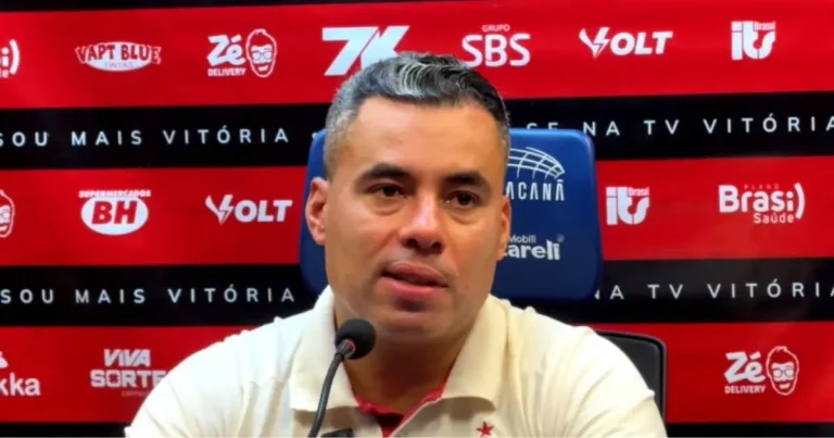 Jair Ventura vê evolução do Vitória, mas cobra reação como visitante no Brasileirão