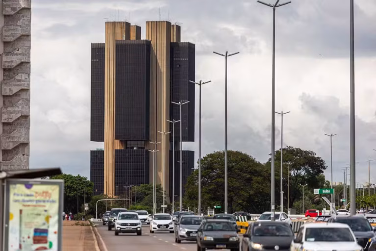 Banco Central reduz Selic para 14% ao ano e mantém indefinição sobre próximos cortes