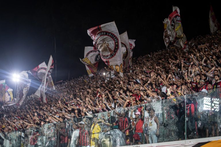 Torcida do Vitória esgota ingressos para último Ba-Vi da temporada no Barradão
