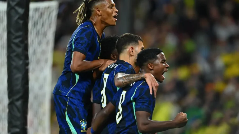 Brasil reage após virada da Austrália e vence por 4 a 2 em Brisbane