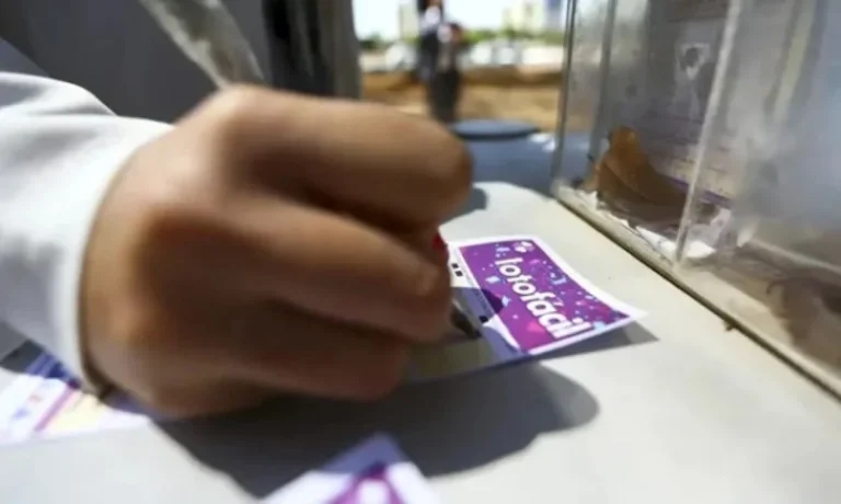 Lotofácil da Independência sorteia R$ 300 milhões nesta terça; veja como apostar