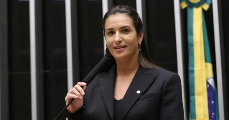 Roberta Roma está estável após infarto e permanece internada em UTI em Salvador