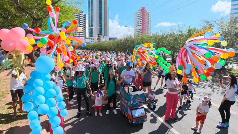 Escola Reino Encantado promove caminhada pela infância e solidariedade em Salvador