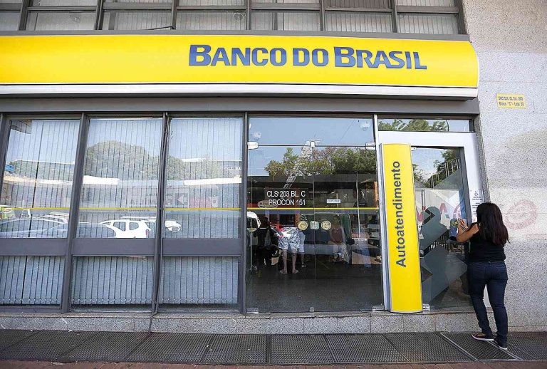 Greve de bancários começa na Bahia e paralisa Banco do Brasil e Caixa