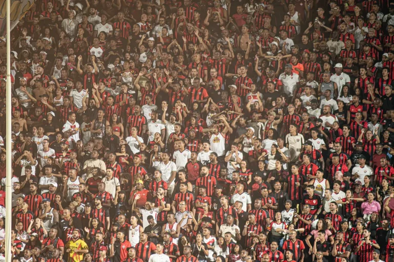 Torcida do Vitória rebate boatos de punição e confirma presença contra o Cruzeiro