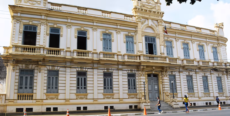 Feira de Santana aguarda notificação após punição por expor dados médicos