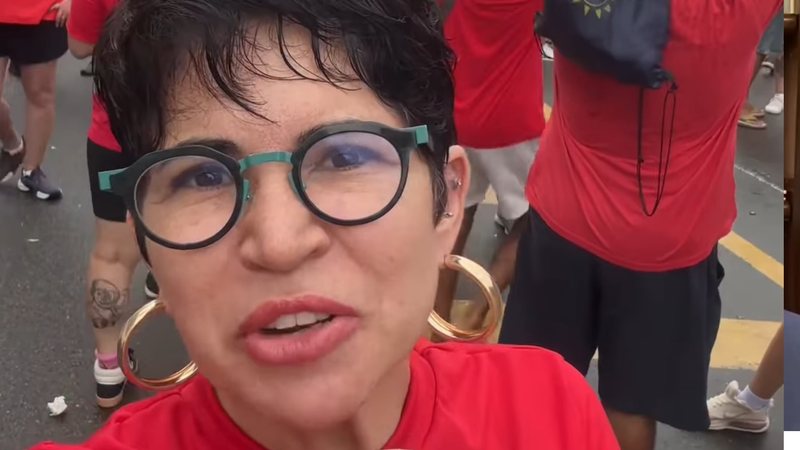 Ex-repórter da TV Bahia participa de manifestação pró-Lula em Salvador