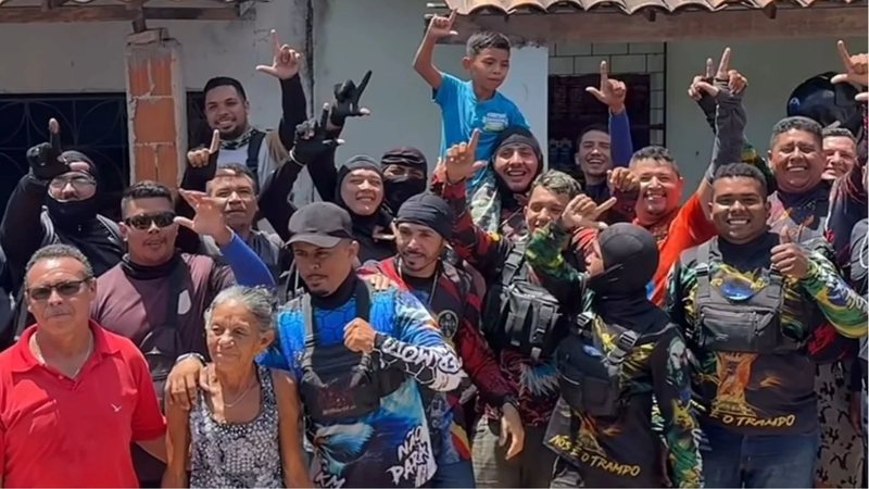 Garoto que foi ridicularizado por influenciadora após declaração sobre Lula recebe ajuda de motociclistas