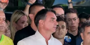“Inaceitável”: aliados demonstram insatisfação com possível saída de Flávio do país