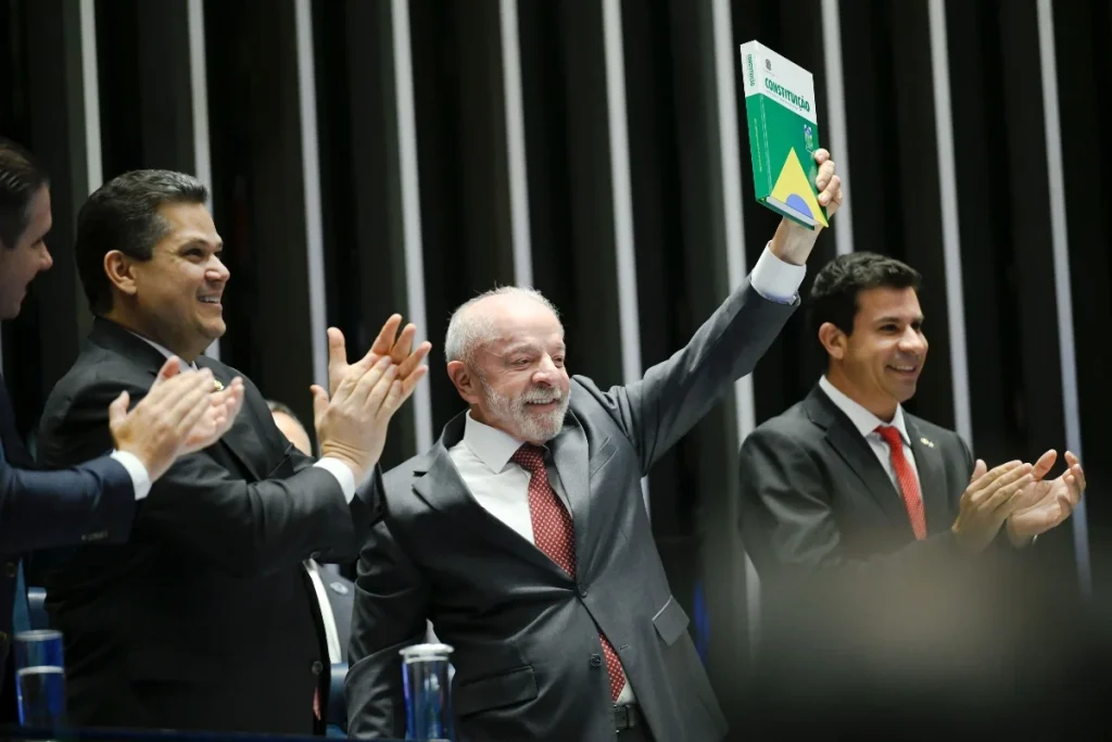 Fim da escala 6×1 é publicado no Diário Oficial; veja quando as mudanças começam