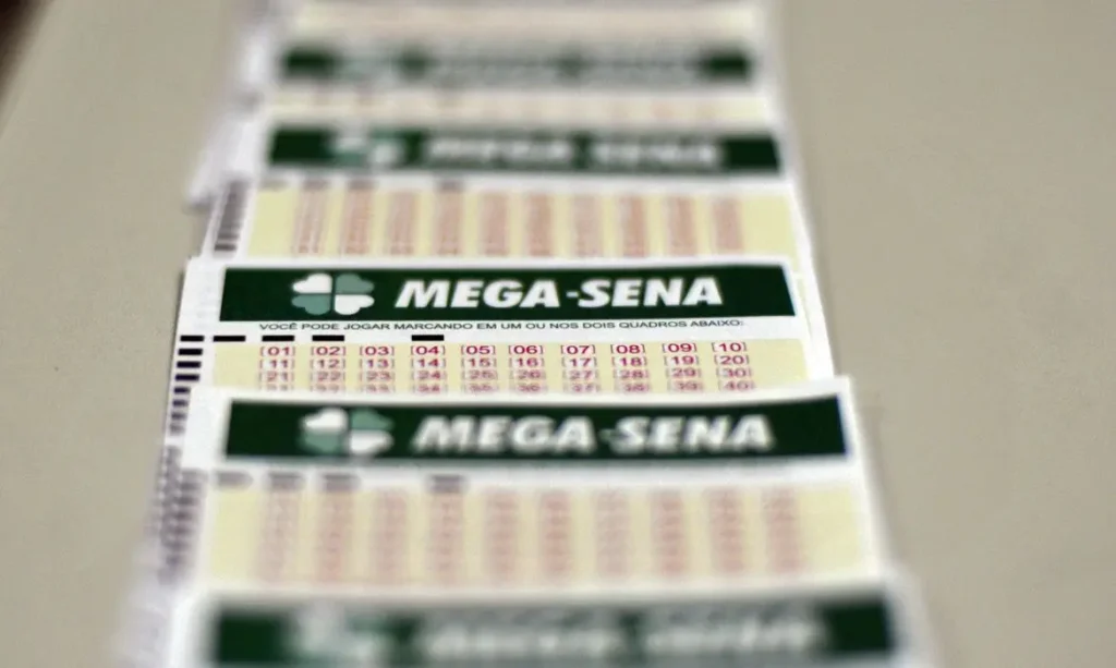 Mega-Sena acumula e pode pagar R$ 200 milhões nesta quinta-feira