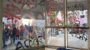 Palácio Thomé de Souza é pichado durante protesto contra Bruno Reis